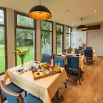 Lodge Ada's Buka Auf Dem Felsberg