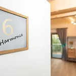 Ada's Buka Auf Dem Felsberg