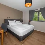 Lodge Ada's Buka Auf Dem Felsberg *