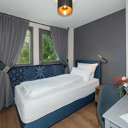 Ada's Buka Auf Dem Felsberg Hytte