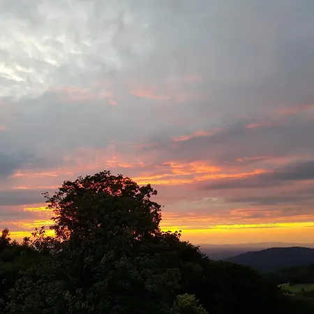 Jaktstuga Ada's Buka Auf Dem Felsberg