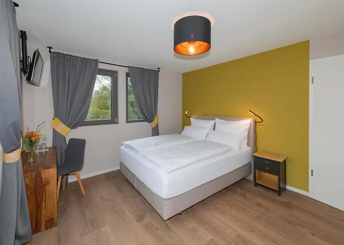 Ada's Buka Auf Dem Felsberg Gerendaház Lautertal