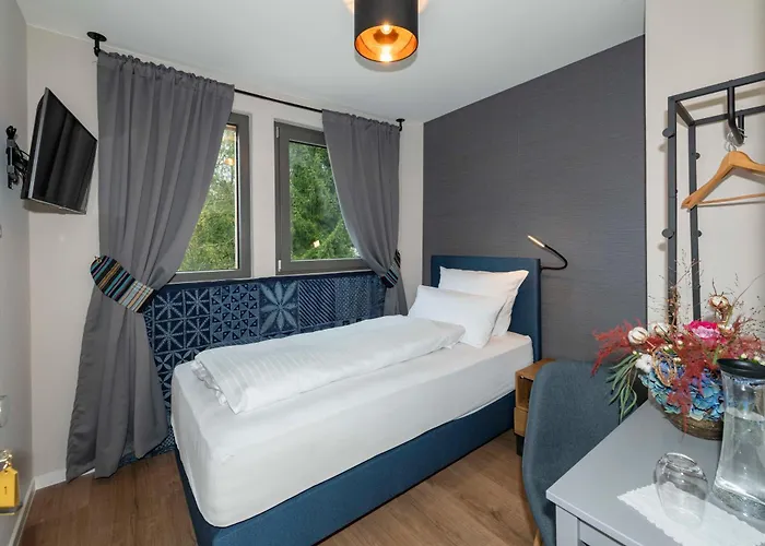 Ada's Buka Auf Dem Felsberg Gerendaház